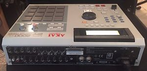 MPC 2000XL (CF, 8 out, 32mb MAX, CLEAN, LCD)