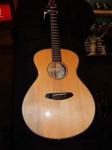 Breedlove Oregon Concert Limited Myrtlewood 6-String Acoustic-Electric Guitar Na