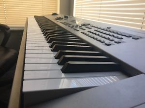 Yamaha Mo8 w/ Double Stand
