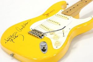 FERNANDES Burny HEART DESIRE WALKS ON Strat Guitar Rare Yellow 300 Limited F/S