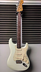 FENDER STRATOCASTER 60S CLASSIC PLAYER ELECTRIC GUITAR SONIC BLUE MADE IN MEXICO