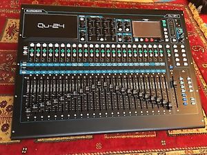 Allen & Heath QU-24 30-In/24-Out Digital Mixer + Gator 20x25 in. Case w/Wheels