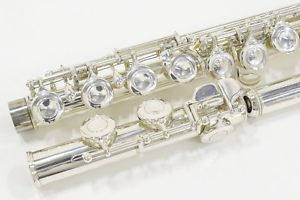 YAMAHA YFL-311 Used Flute  w/ Hard case