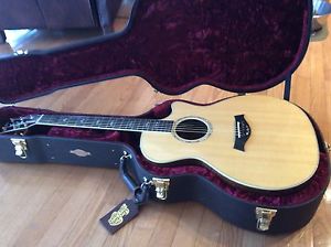 2011 Taylor W14CE-Limited Walnut