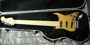 2005 Fender 60th Anniversary American Deluxe Stratocaster great condition!