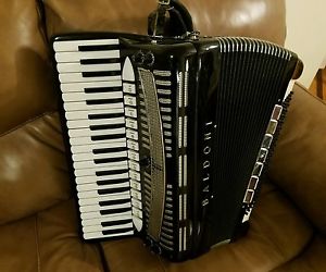 accordion baldoni /4/5/hand made reeds ex condition