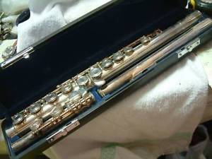 ! Pearl sterling silver flute container included.