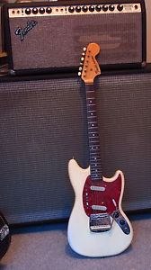 VERY CLEAN ALL ORIGINAL FENDER MUSTANG 1966 ONE OWNER SINCE 1970
