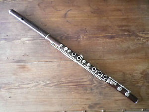 Wooden french Boehm flute from the nineteenth century - D'