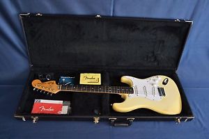* * * 1979 Olympic White FENDER Hardtail Stratocaster - M A G N I F I C A * * *