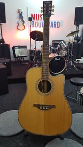 Westerngitarre Vintage VEC1500 mit Tonabnehmer - inkl. Koffer