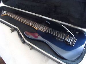 guitare vintage charvel model 4 ane 1986-1987 etat tres bien enternu par luthier
