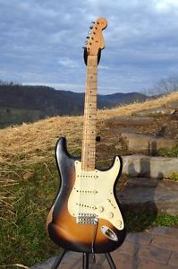 Fender 2008 Road Worn 50's Stratocaster Guitar Sunburst