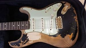 FENDER JOHN MAYER STRATOCASTER  6-STRING GUITAR with COA- Bankruptcy Sale!