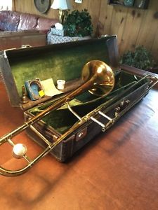 1970's King 3-B Concert Trombone,  Orig Case, Bach Mouthpiece & Trombone Stand