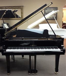 Yamaha G-3 Grand Piano in Ebony Black