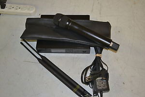 SHURE QLXD4 DIGITAL WIRELESS RECEIVER W/ KSM9 HANDHELD MICROPHONE IN G50 BAND