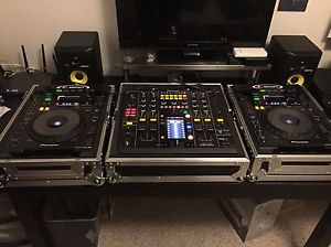 PIONEER COMPLETE DJ TIESTO SETUP (2) CDJ-900 & DJM-2000 WITH CASES AND CABLES