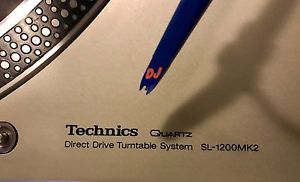 2 Technics Quartz Direct Drive Turntable System - SL-1200MK2