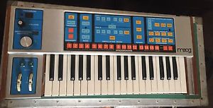 Moog Source Vintage Original Analog 37 Key Synthesizer Keyboard