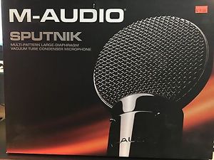 M-AUDIO SPUTNIK-  Multi-Pattern Large-Diaphragm Vacuum Tube Condenser Microphone