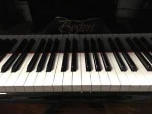 Boston baby grand piano