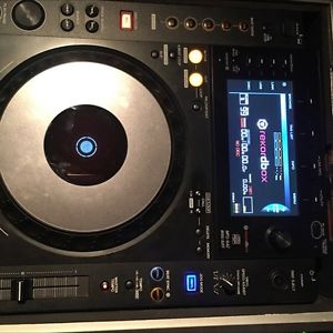 2x CDJ 900NXS