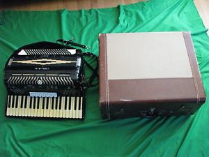 Vintage Zon-Rio Accordian with Built in Pickup and Case Made in Italy