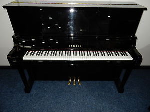 YAMAHA U1 UX10 A UPRIGHT PIANO. AROUND 25 YEARS OLD. 0% FINANCE AVAILABLE