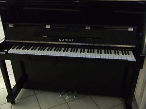 Kawai Klavier ND 21 schwarz hochglanz/silber