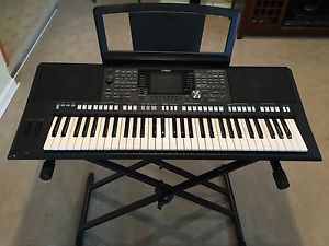 Yamaha PSR-S950 Keyboard Workstation Synthesizer