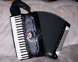 TITANO Royal Cassotto Accordion ** Accordian Akkordeon - Fantastic Instrument
