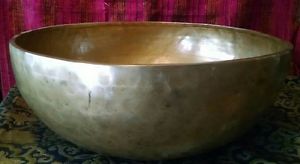 Gehämmerte klangschale 10000g mit Klöppel(Hand beaten singing bowl Nepal)
