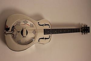 RESONATOR GITARRE VINTAGE AMG1 mit klassischem Metallbody + Single Cone Trichter
