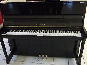Kawai Klavier K 300 schwarz hochglanz/Messing