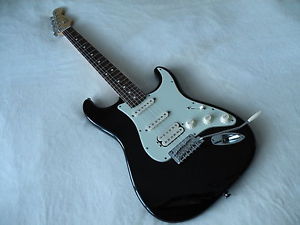 Fender American Deluxe Plus Strat HSS with Fender H/Case & 4 Personality Cards