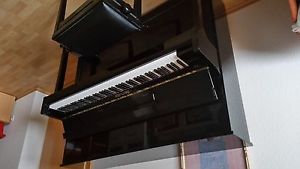 Klavier von Tetsch & May, Modell 118, schwarz poliert,