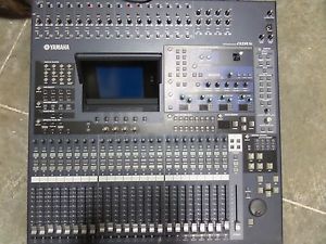 YAMAHA MIXING CONSOLE 48 CHANNELS W/2 YAMAHA CARDS