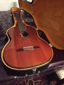Ventura V-1600 Classical Guitar with case, Rare, Japan