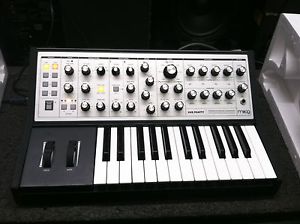 used Moog Sub Phatty ANALOG SYNTHESIZER,Keyboard Synth Bass 25 key //ARMENS