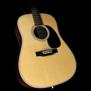 Martin D-28 Dreadnought Acoustic Guitar Natural