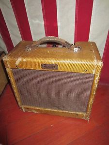 Vintage 1958 Fender Champ Electric Guitar Amplifier Tweed Sounds Incredible!