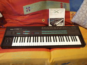 Yamaha DX7 Classic Synthesiser / Keyboard, home use only, with 4 Roms & pedal