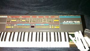 Roland juno-106 programmable polyphonic sythesizer