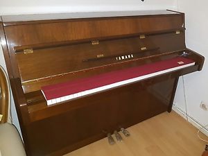 Klavier Yamaha E110 N zu verkaufen