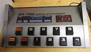 RARE VINTAGE ROLAND GR-700 GUITAR SYNTHESISER IN GOOD WORKING ORDER