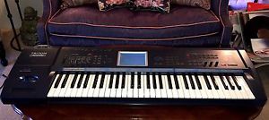 Korg Triton Extreme 61 Synth / Sampler / Workstation - Excellent Condition!