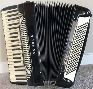 Sonola Model SS10 Accordion, Excellent Condition
