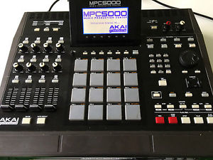 Akai MPC5000 sampler maxed out HD