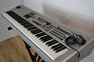 Yamaha MO8 88 key keyboard synth excellent-used synthesizer for sale